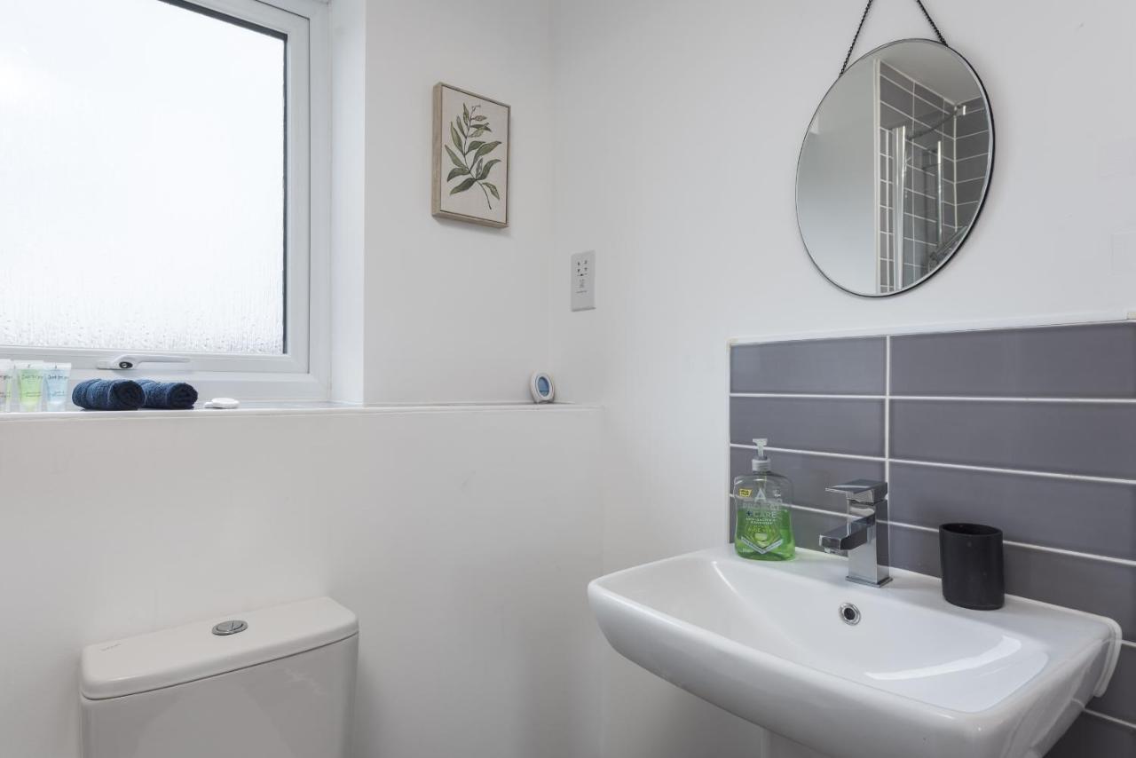 Two Bedroom Apartment - Milton Keynes By Aryas Properties Broughton  Экстерьер фото