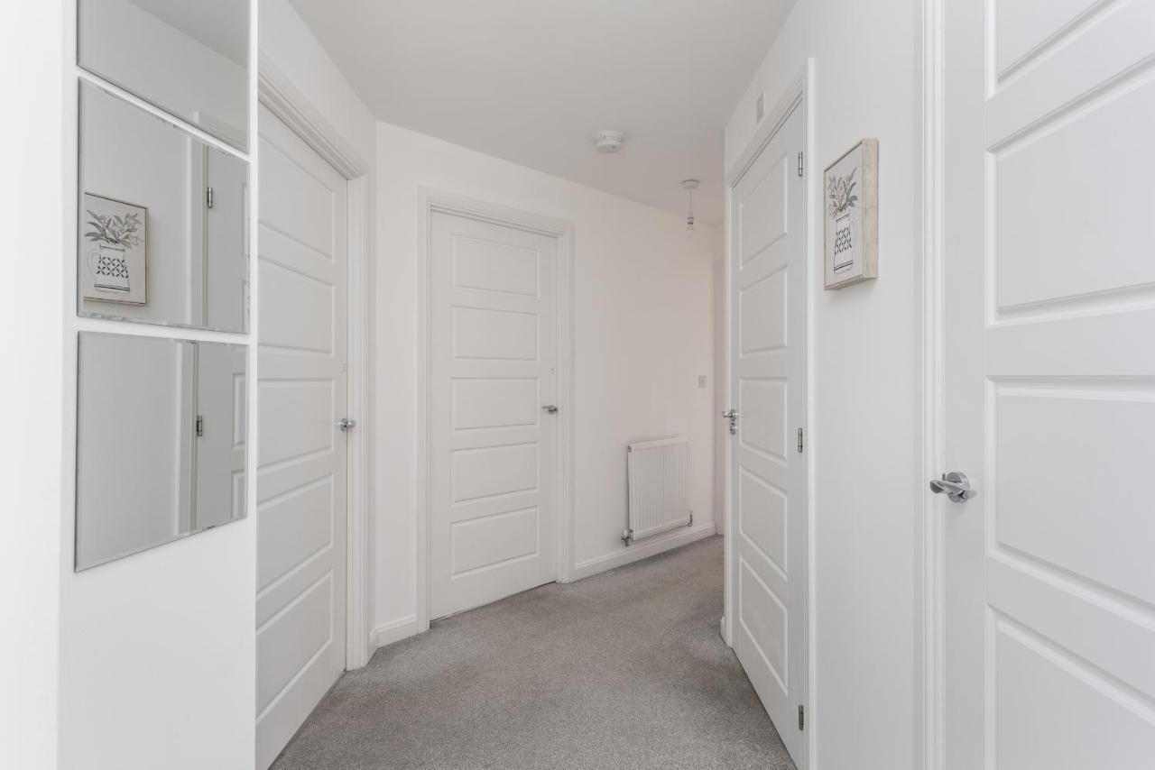 Two Bedroom Apartment - Milton Keynes By Aryas Properties Broughton  Экстерьер фото