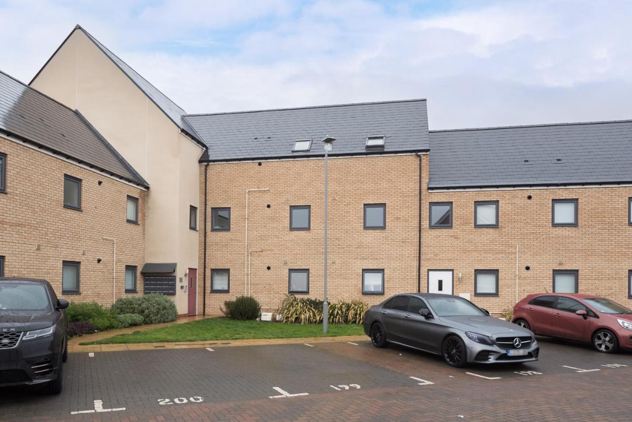 Two Bedroom Apartment - Milton Keynes By Aryas Properties Broughton  Экстерьер фото